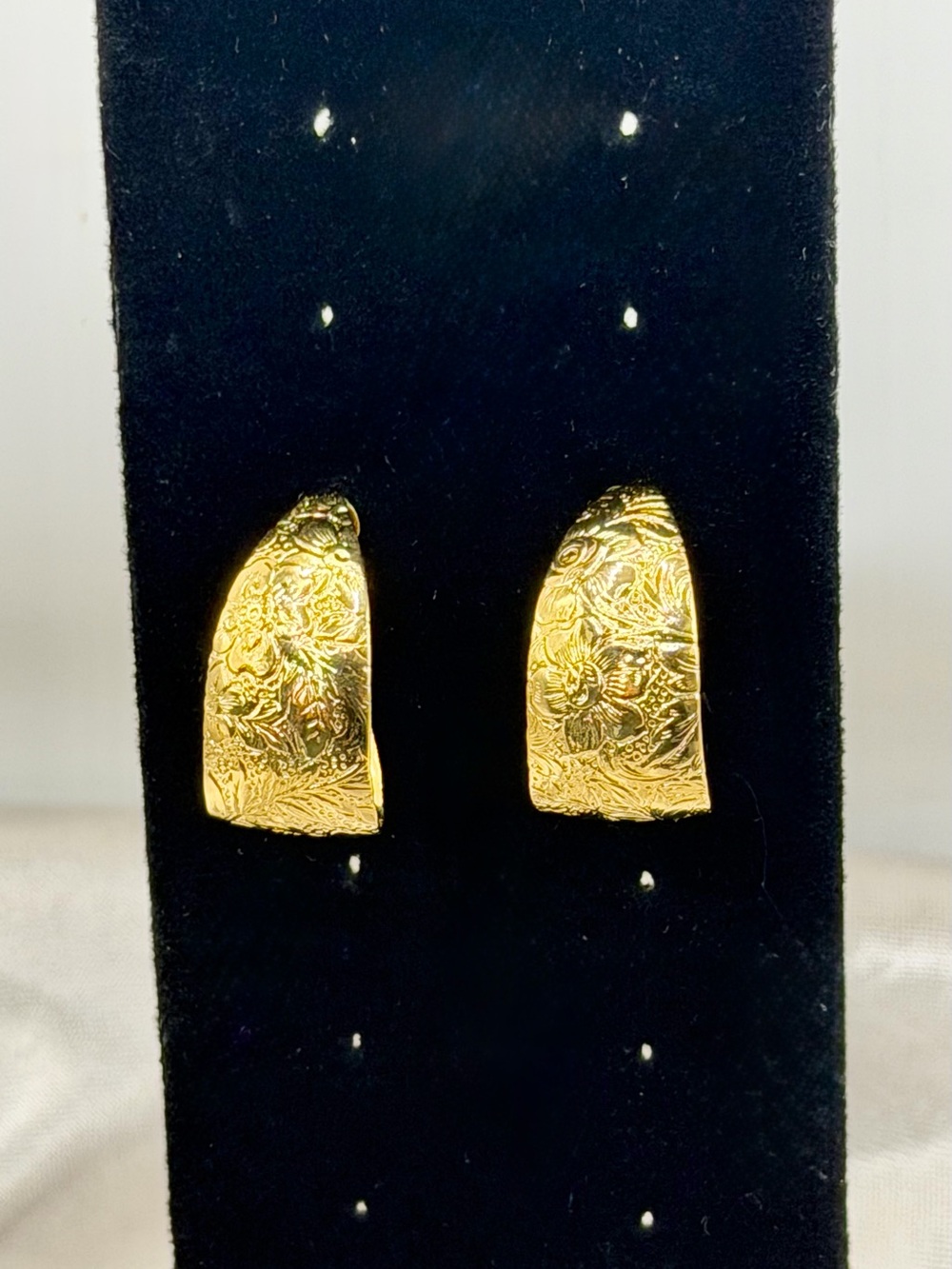 Gold Floral Engraved Women’s Clip Earrings